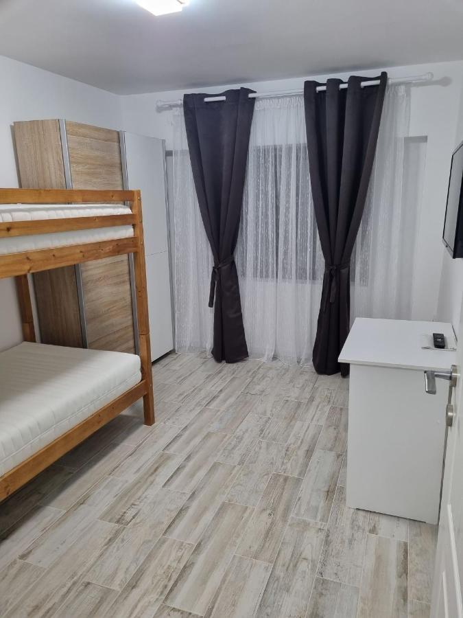 Luxurious Apartment With 3 Rooms And 2 Bathrooms In Corabia Extérieur photo