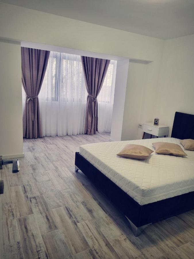 Luxurious Apartment With 3 Rooms And 2 Bathrooms In Corabia Extérieur photo