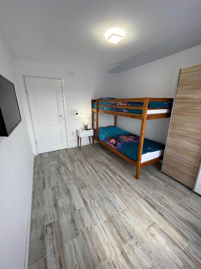 Luxurious Apartment With 3 Rooms And 2 Bathrooms In Corabia Extérieur photo