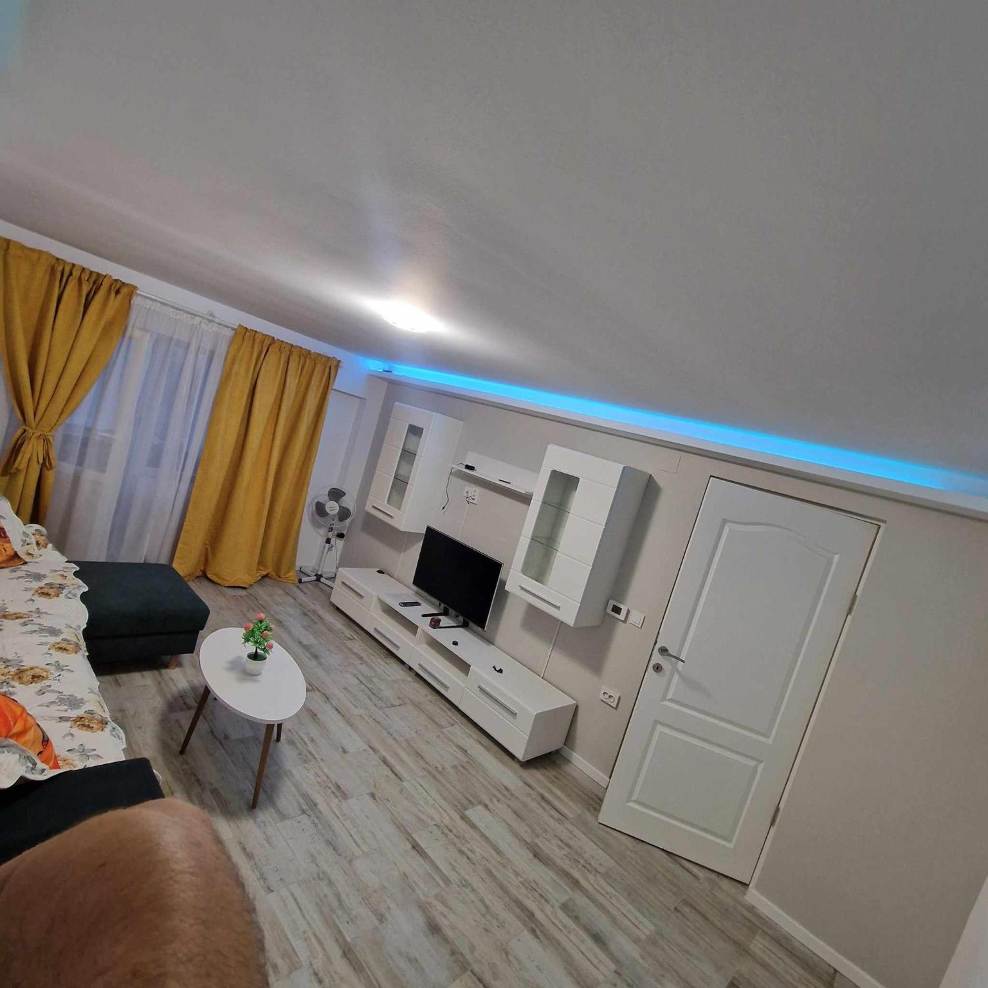 Luxurious Apartment With 3 Rooms And 2 Bathrooms In Corabia Extérieur photo