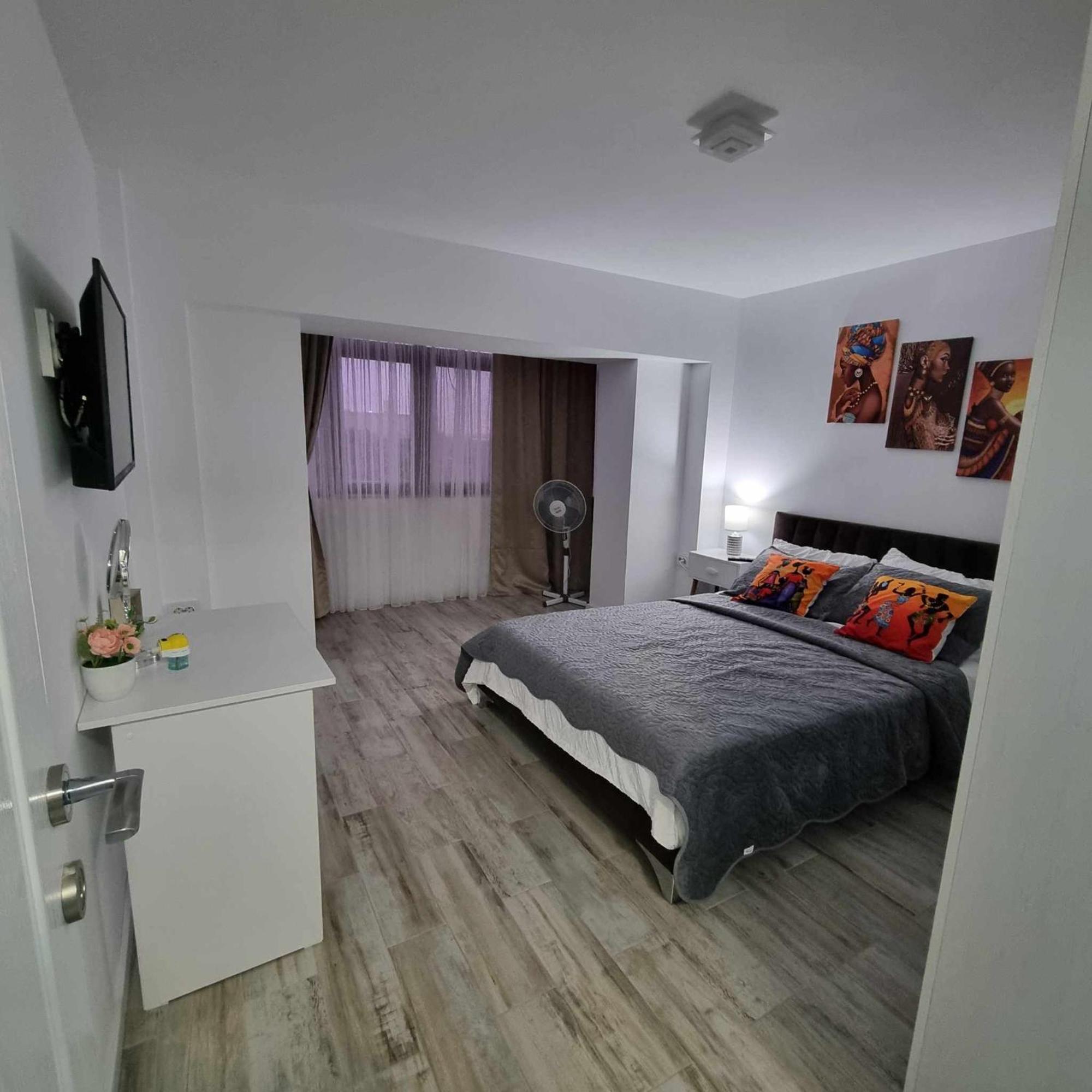 Luxurious Apartment With 3 Rooms And 2 Bathrooms In Corabia Extérieur photo